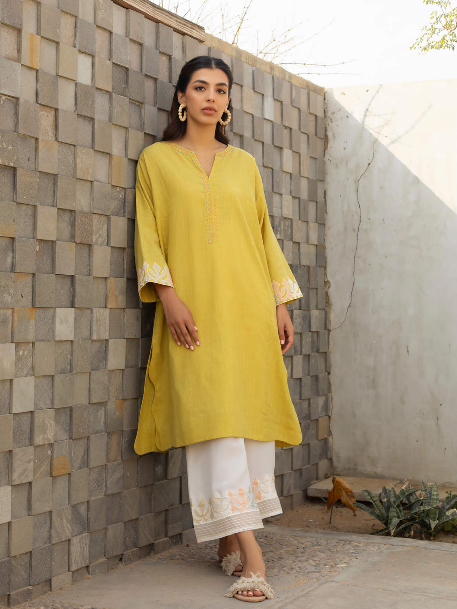 Can you help me with this kurti design? : r/IndianFashionAddicts